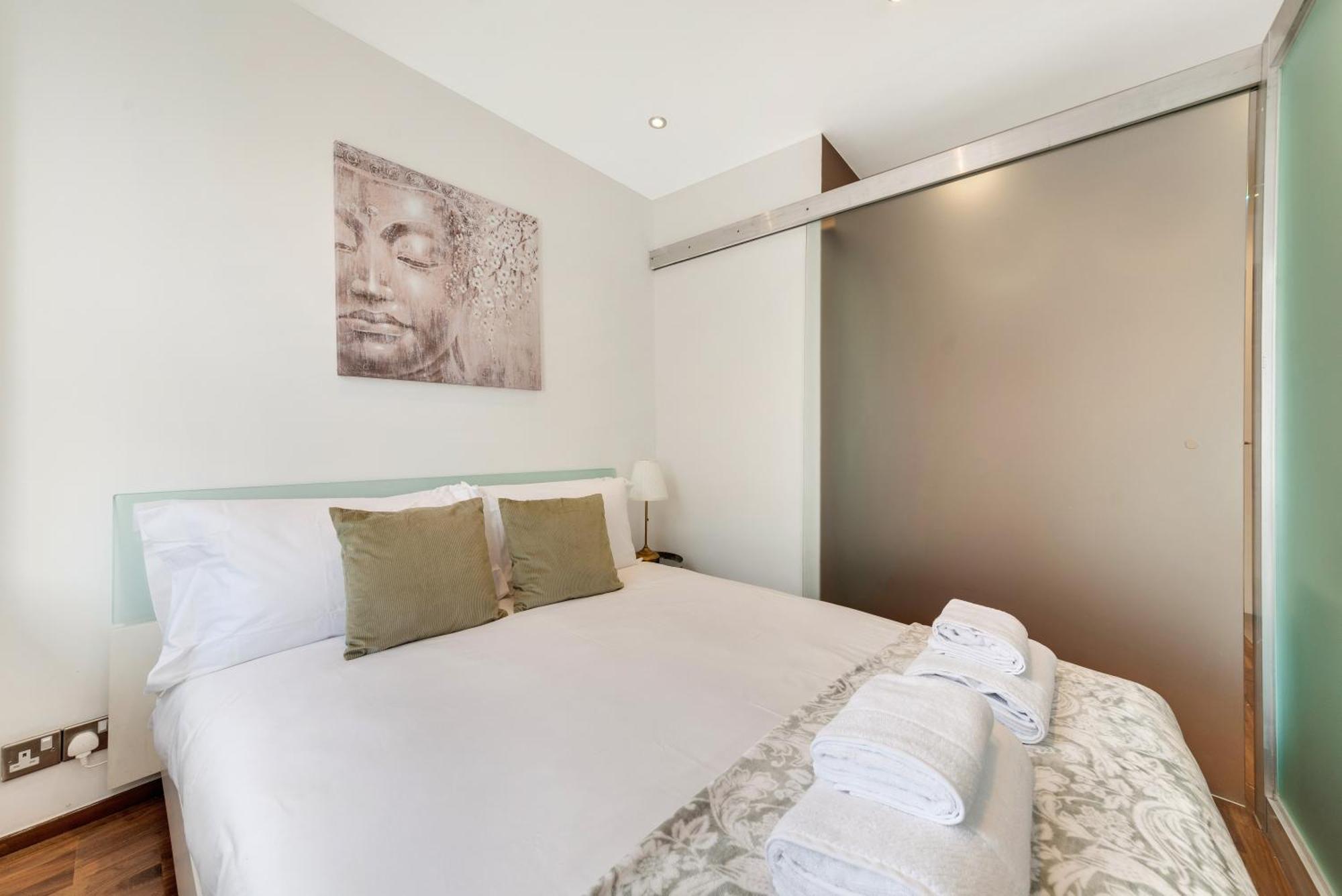 Apartment Urban Base, 6mins Walk To Marble Arch Station, 8mins Walk To Hyde Park London