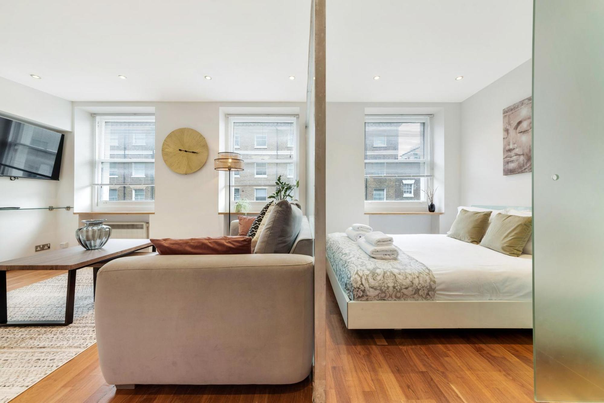 Urban Base, 6mins Walk To Marble Arch Station, 8mins Walk To Hyde Park Apartment London