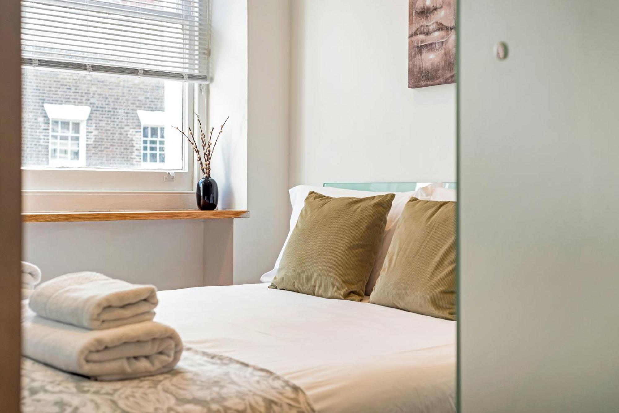 Urban Base, 6mins Walk To Marble Arch Station, 8mins Walk To Hyde Park Apartment