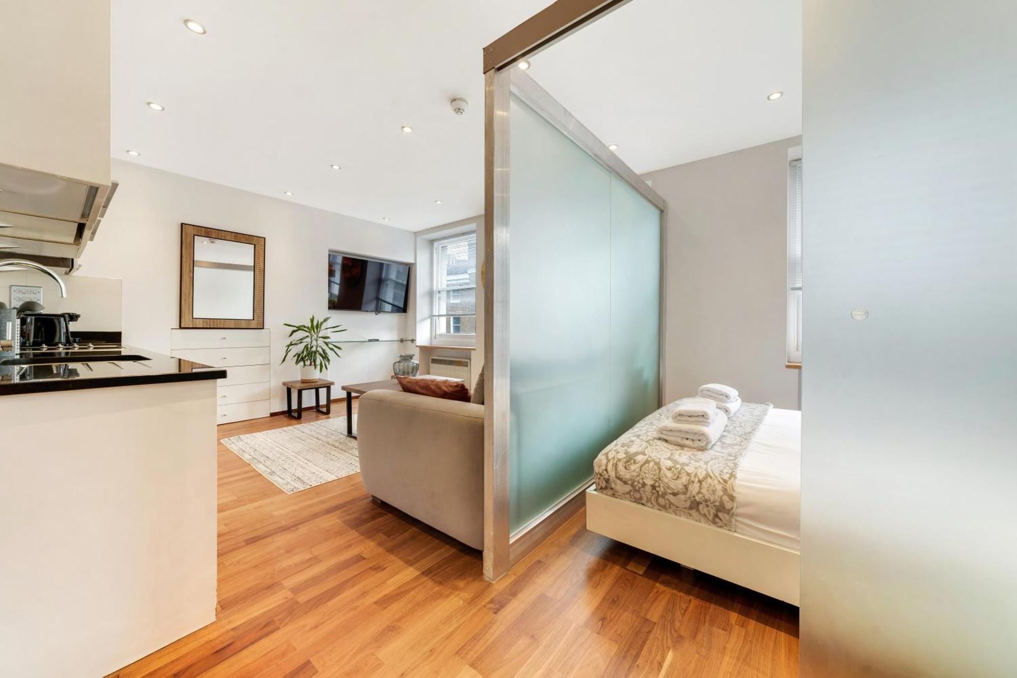 Urban Base, 6mins Walk To Marble Arch Station, 8mins Walk To Hyde Park Apartment *